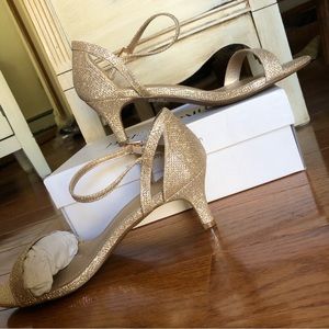 New in box- 💗Free ship Dream Pairs Lexii-Gold Glitter open toe heel sandals 8.5